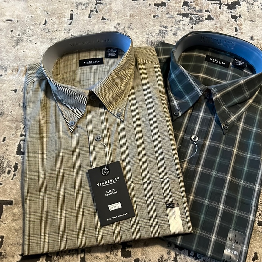 Lot of 2 Van Heusen Wrinkle Free Long Sleeve Shirts Size L
